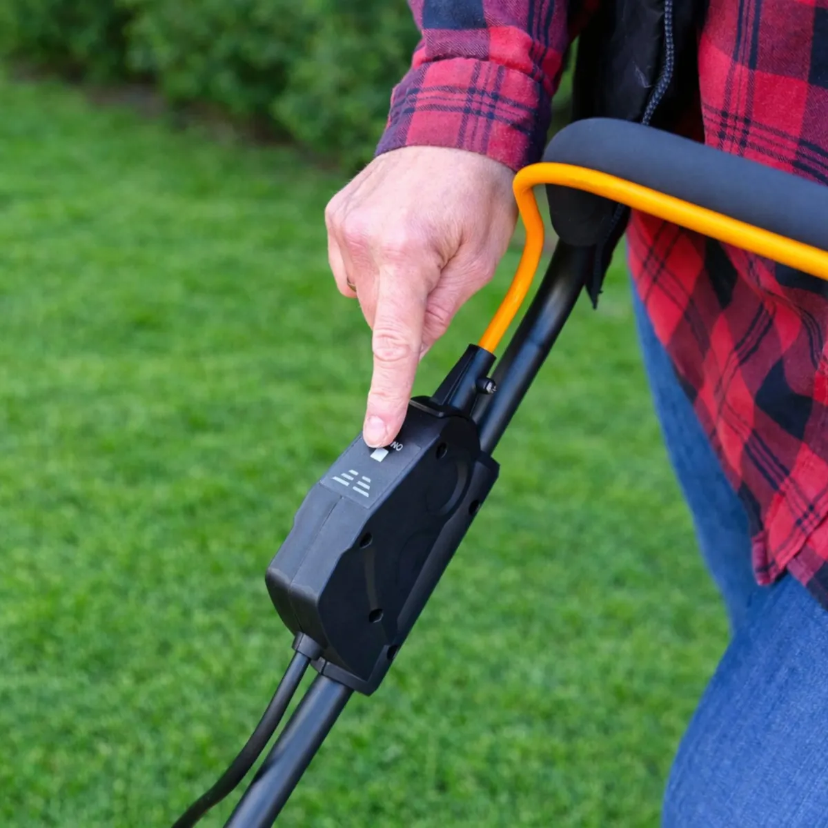 Kosiarka akumulatorowa BESTEN BE0002907 - wskaźnik baterii na rączce